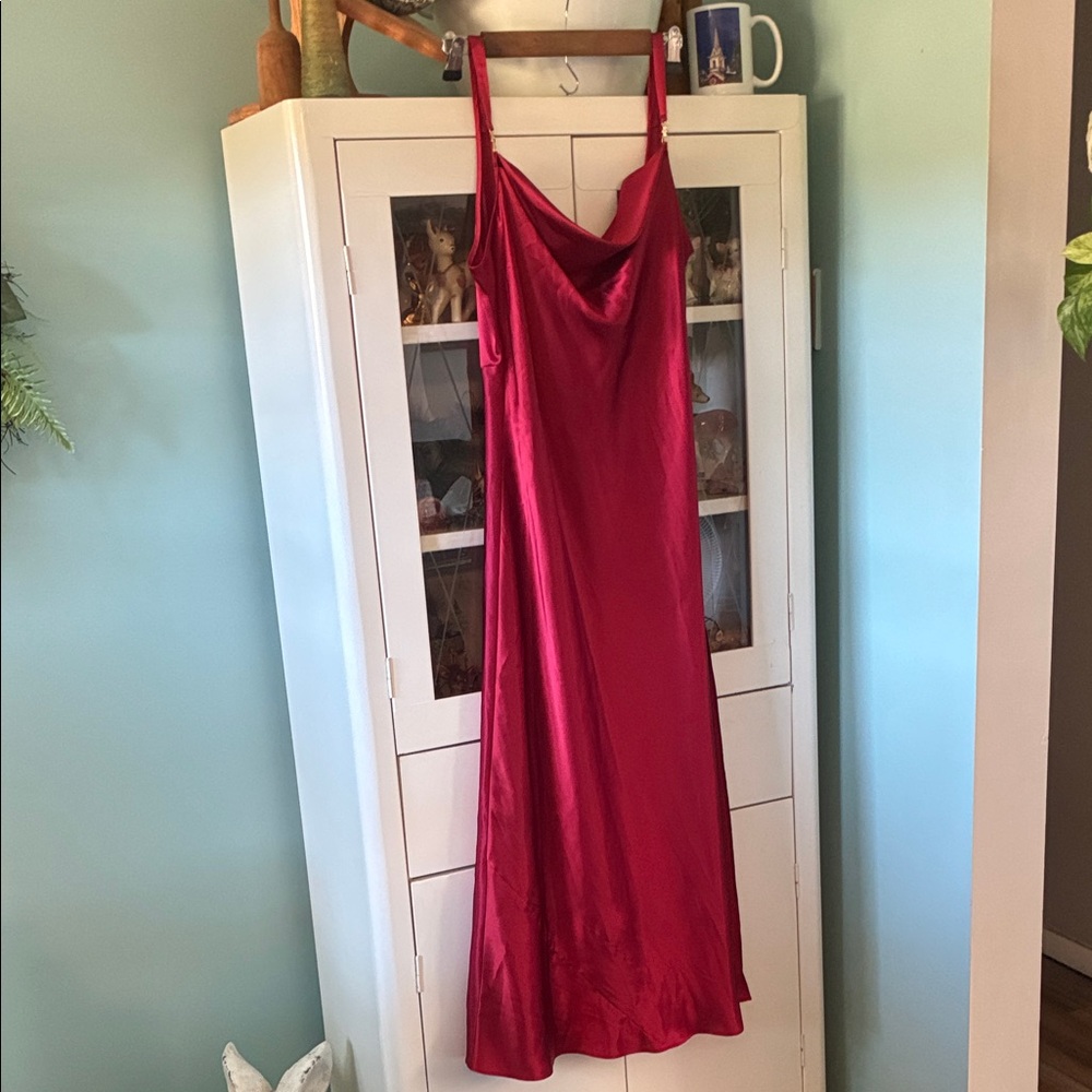 Sophia by Delicates sz M Elegant Red Slip Nightie